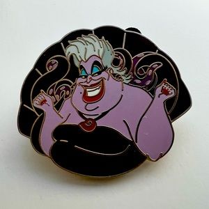 Disney Little Mermaid Villain Rack Collection Ursula with Tentacles Pin